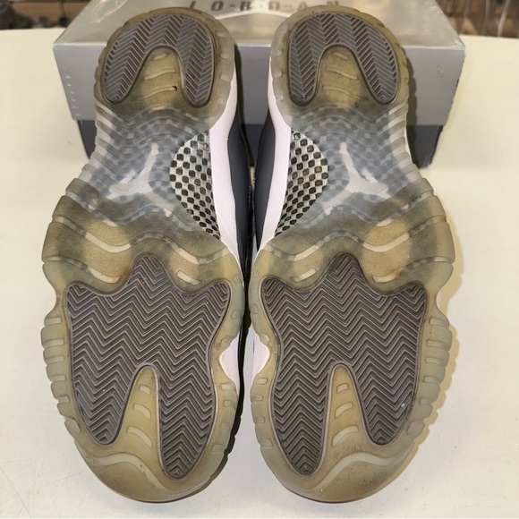 Jordan 11 Retro Cool Grey - Picture 5 of 6